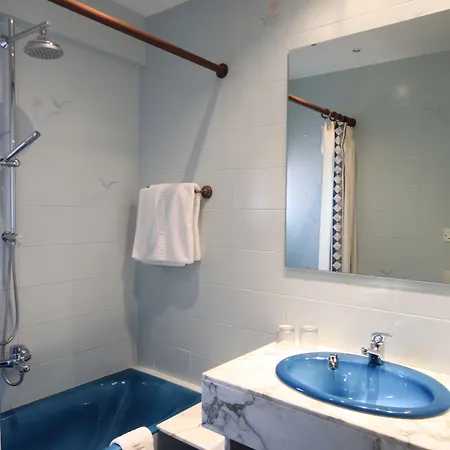 Petit Ses Rotges - Only Adults 3*