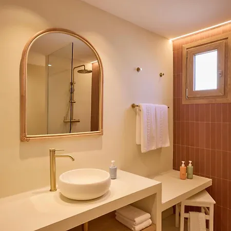 Petit Ses Rotges - Only Adults 3*