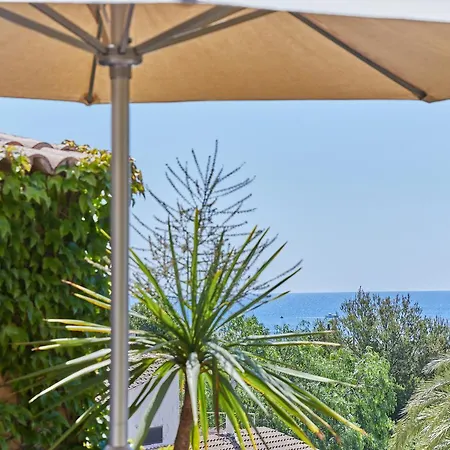 Petit Ses Rotges - Only Adults 3*