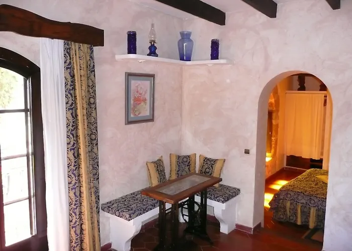 Petit Ses Rotges - Only Adults 3*