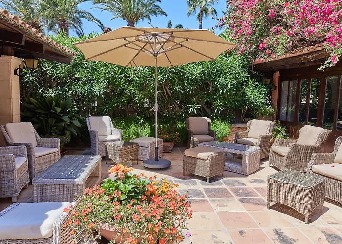 Petit Ses Rotges - Only Adults 칼라 라트자다