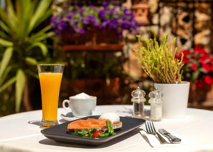 Petit Ses Rotges - Only Adults 3*