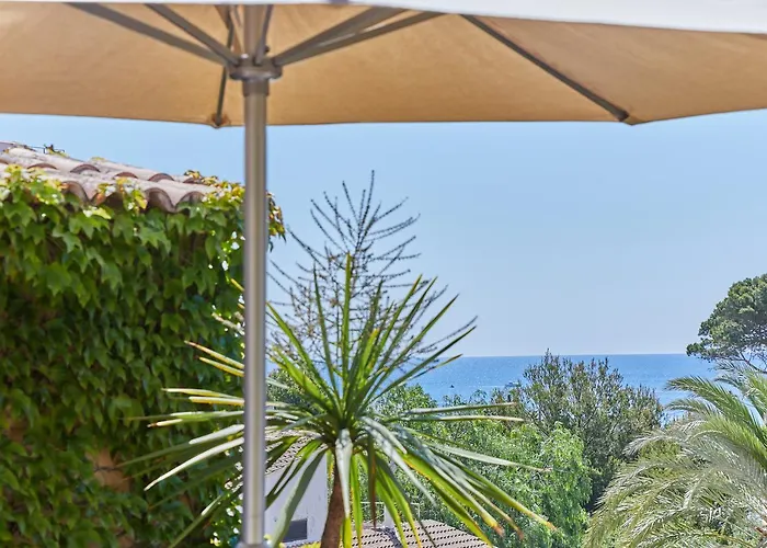 Petit Ses Rotges - Only Adults 3*